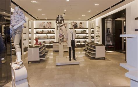 Tour of the Burberry store in Mumbai India. 